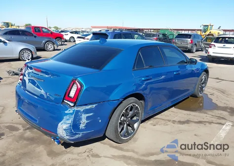 2023 Chrysler 300 Touring L z USA, uszkodzony, nr VIN 2C3CCADG9PH590095